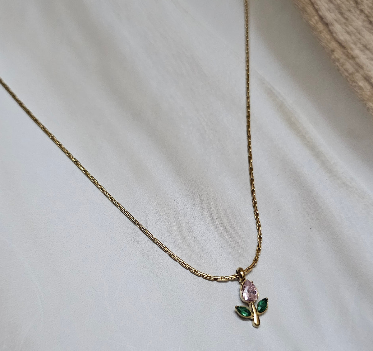 Pink tulip chain (kiyu-Ziyu)